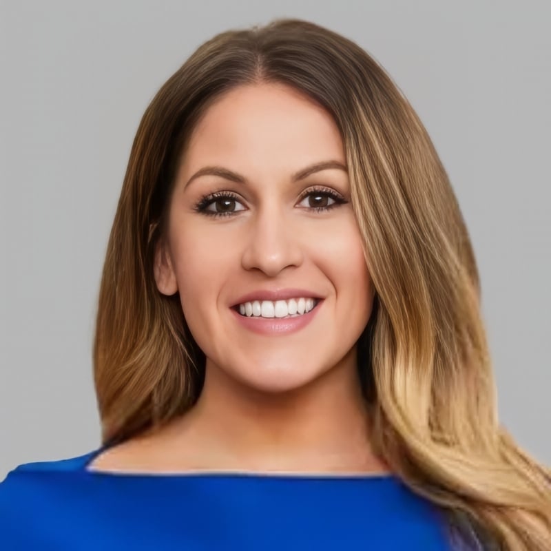 Lindsey Thudin New York Real Estate Agent Headshot