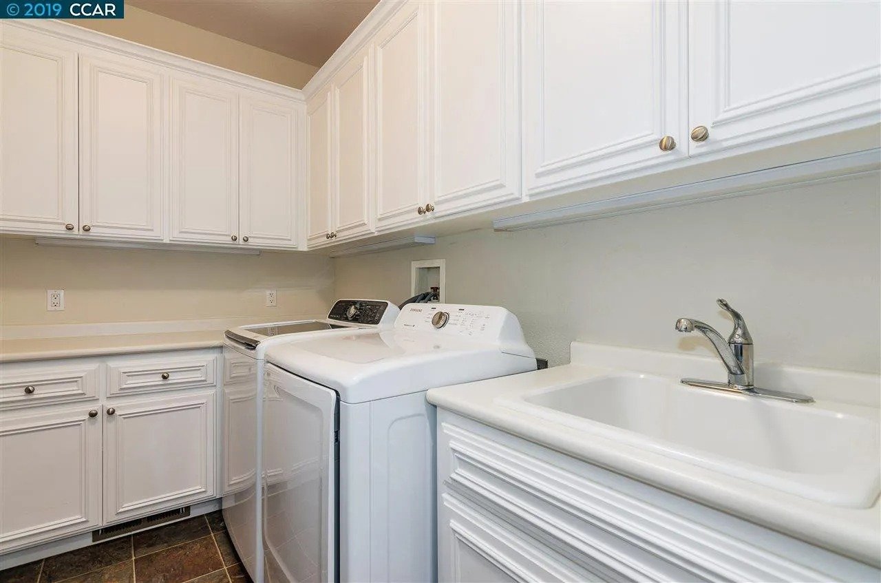 21 Sandy Ct