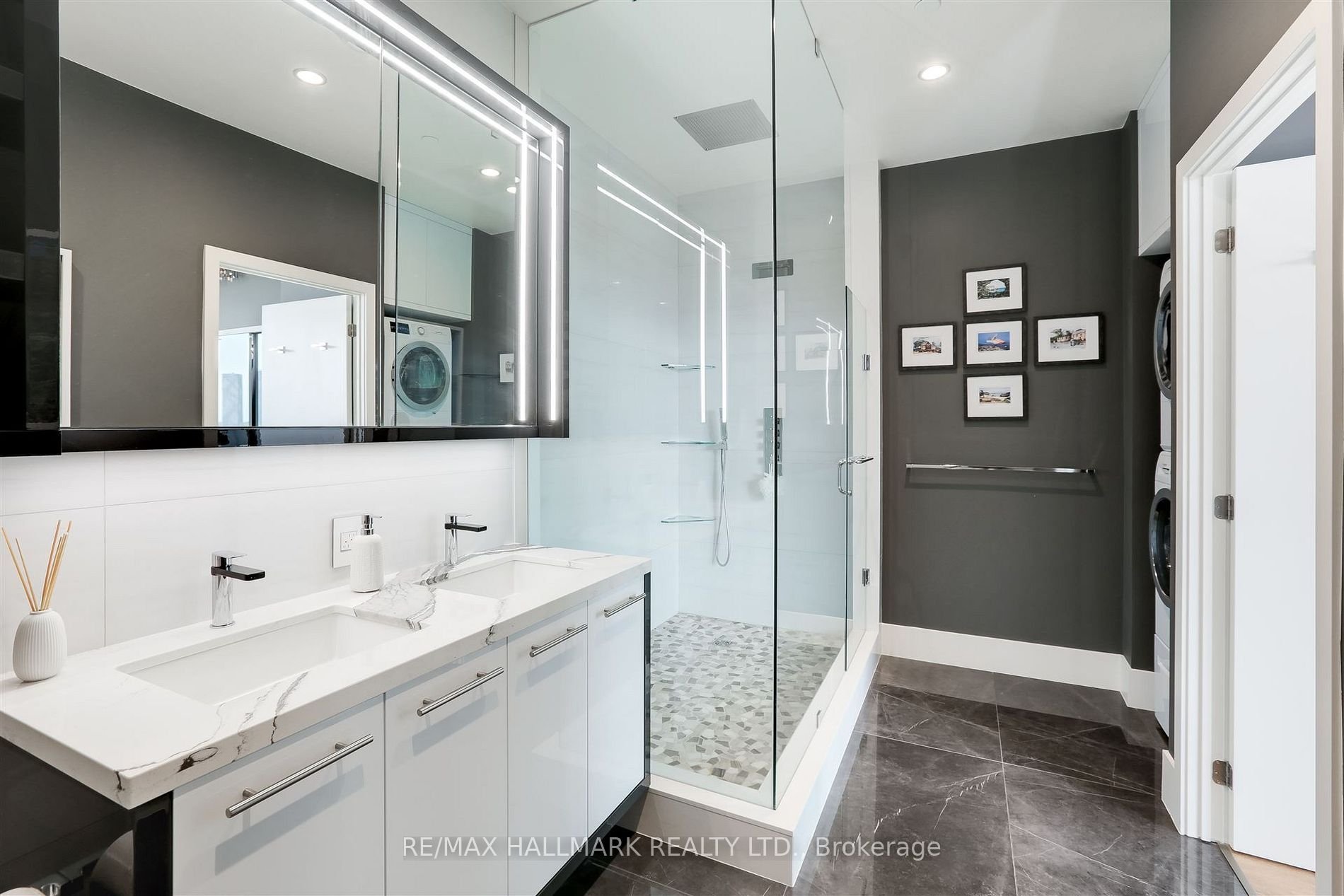 LUXURY AND SOPHISTICATION 