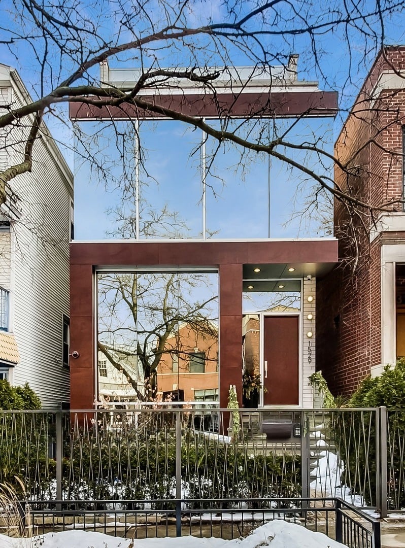 1529 W Wolfram St