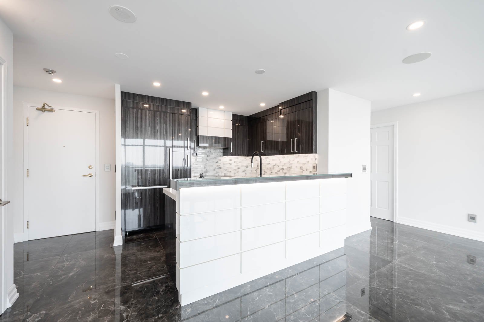5508 Yonge St PH02
