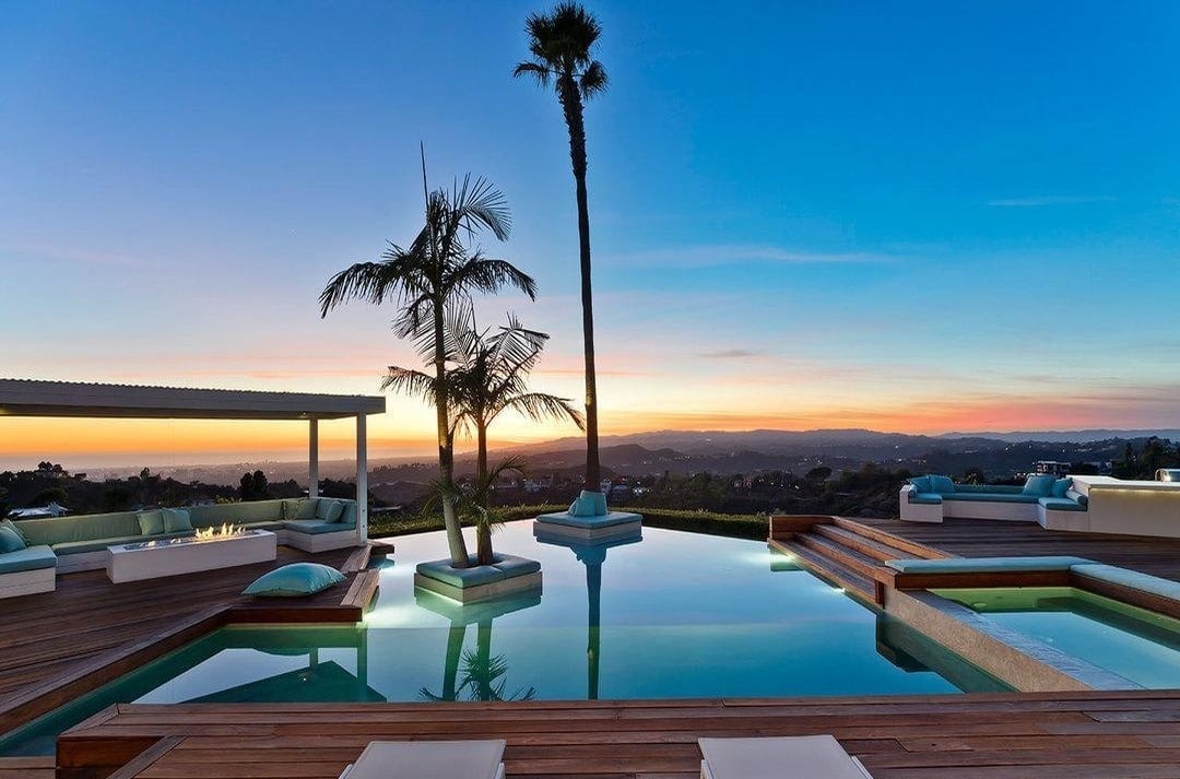 Infinity Horizon