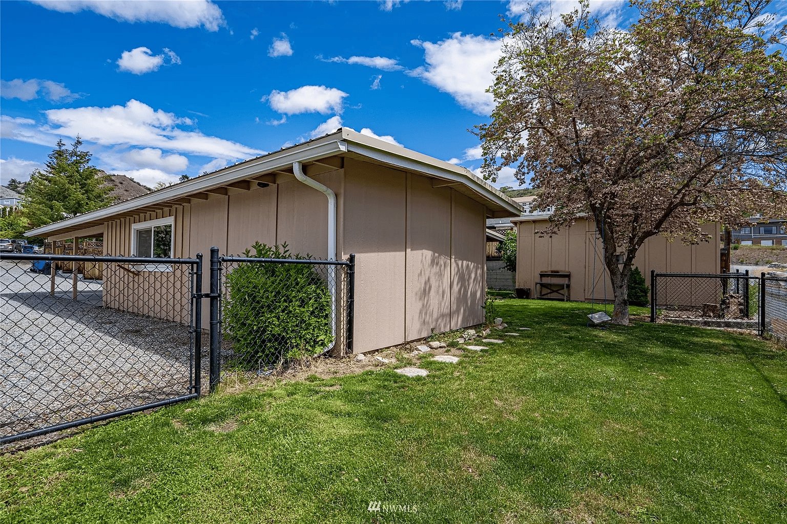 420 E Eli Avenue