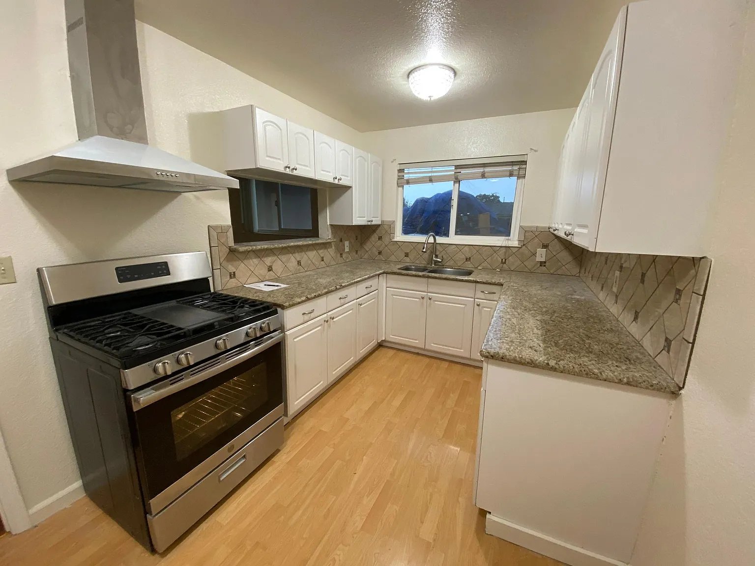 1574 Karl St