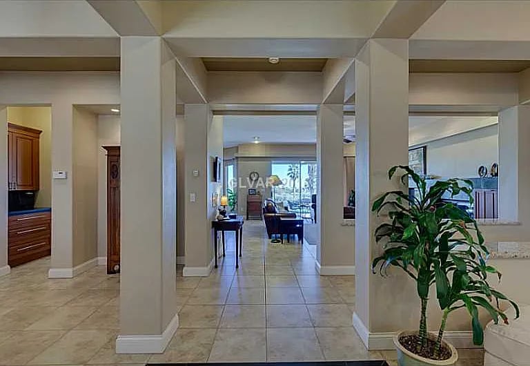 4290 Bella Cascada St