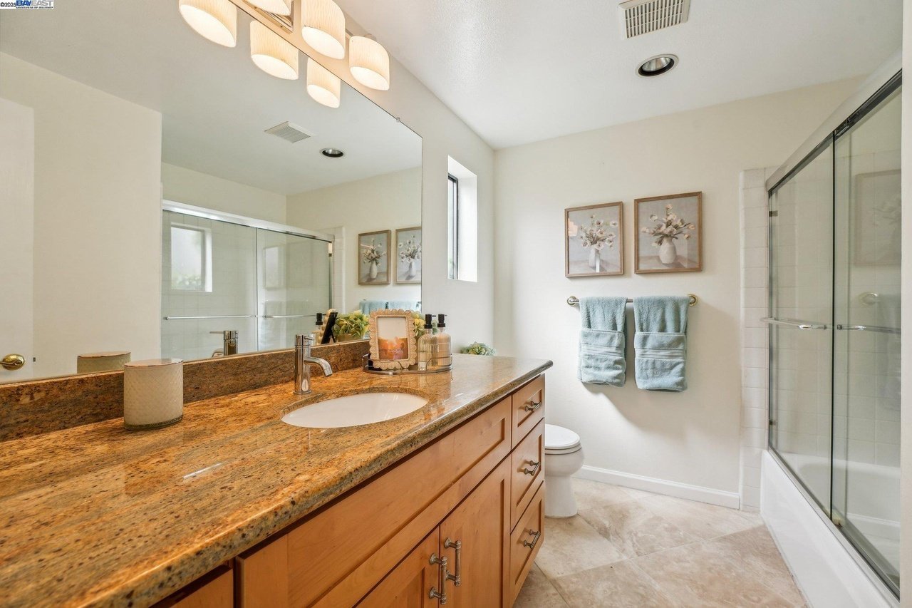 2119 Presidio Ct