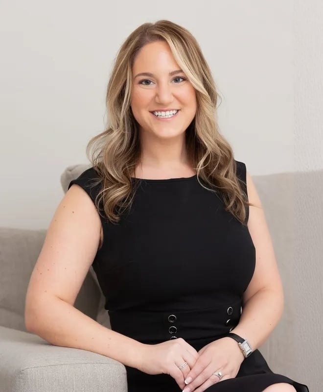 Bri DeSantis Horsham, PA Real Estate Agent Headshot