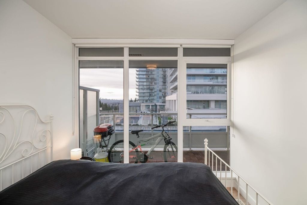 525 Foster Ave, #403