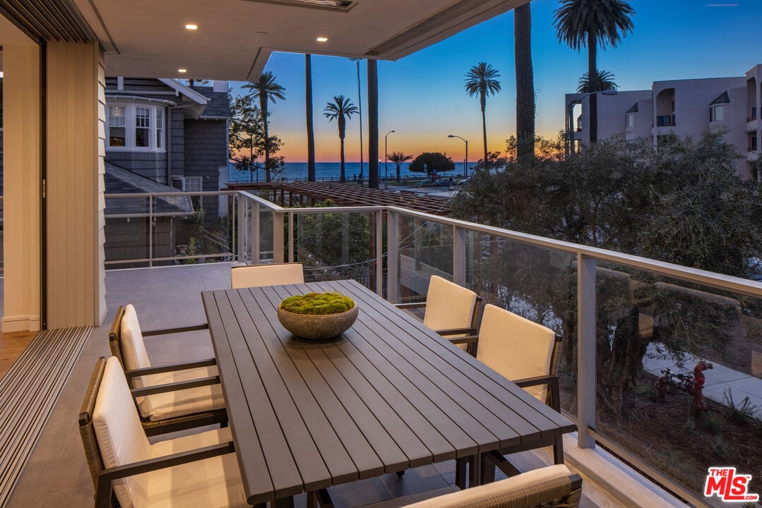 401 Ocean Ave #3