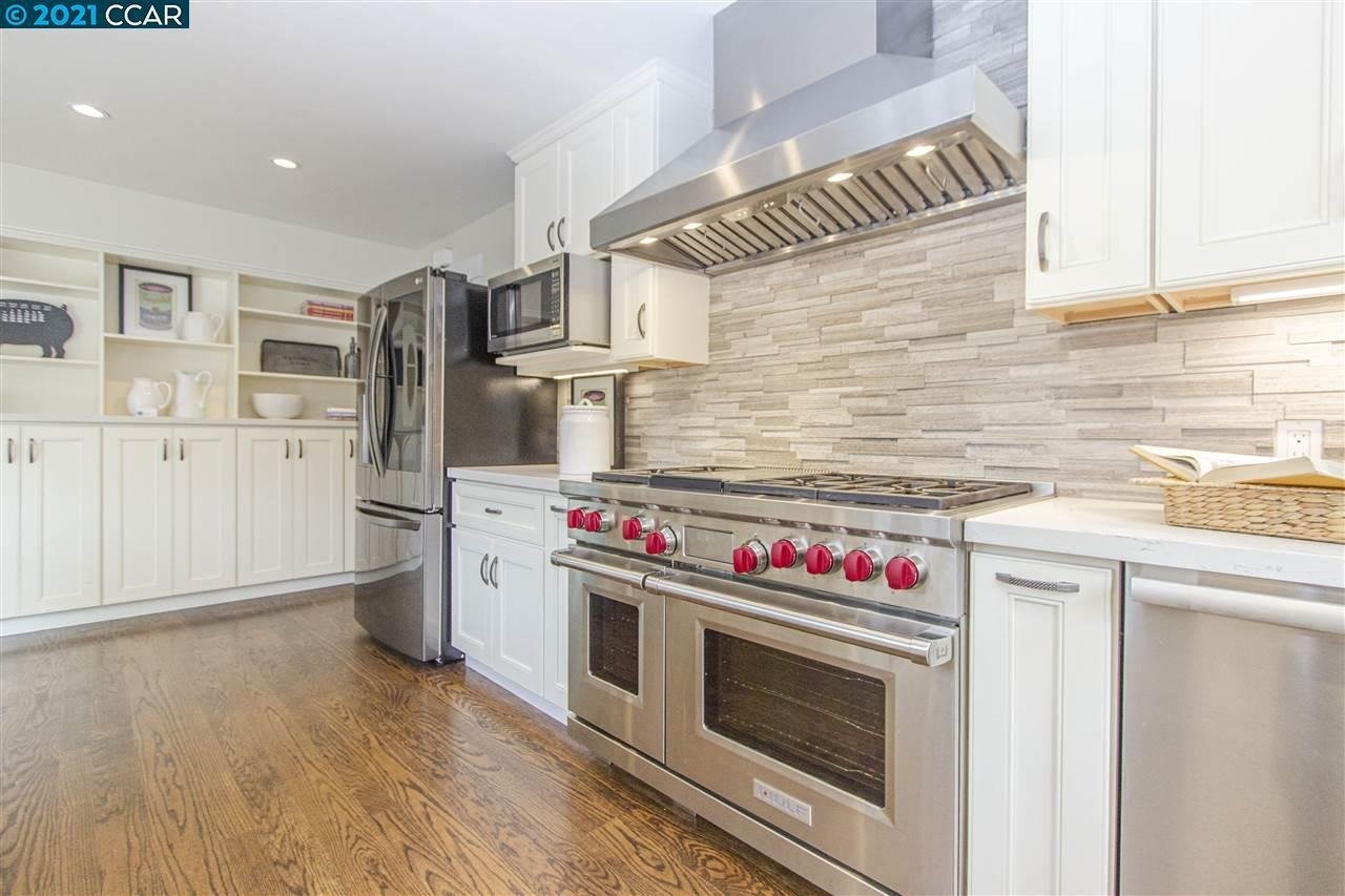 8 Foothill Park Ter