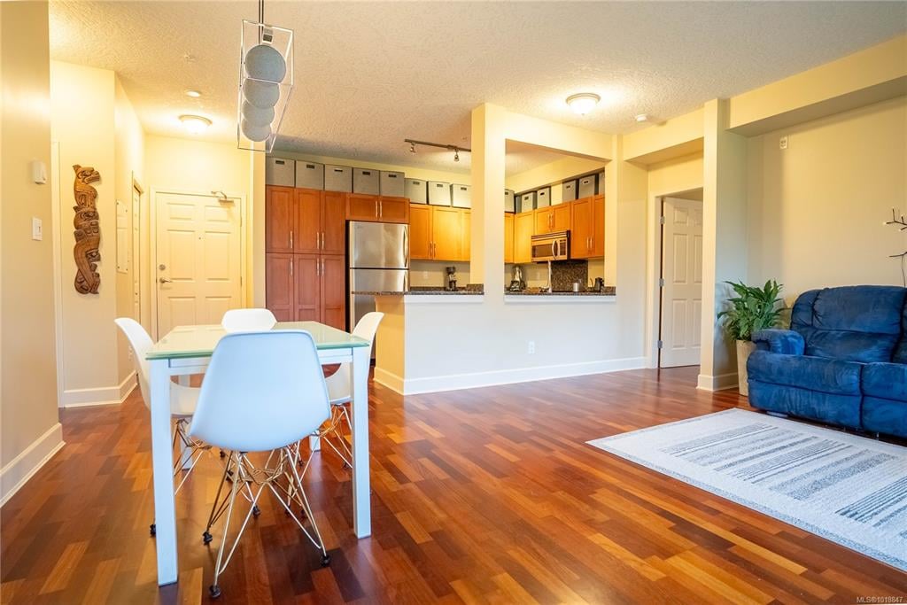 106 - 1156 Colville Rd