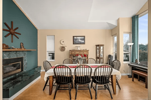 1418 Valley View Dr