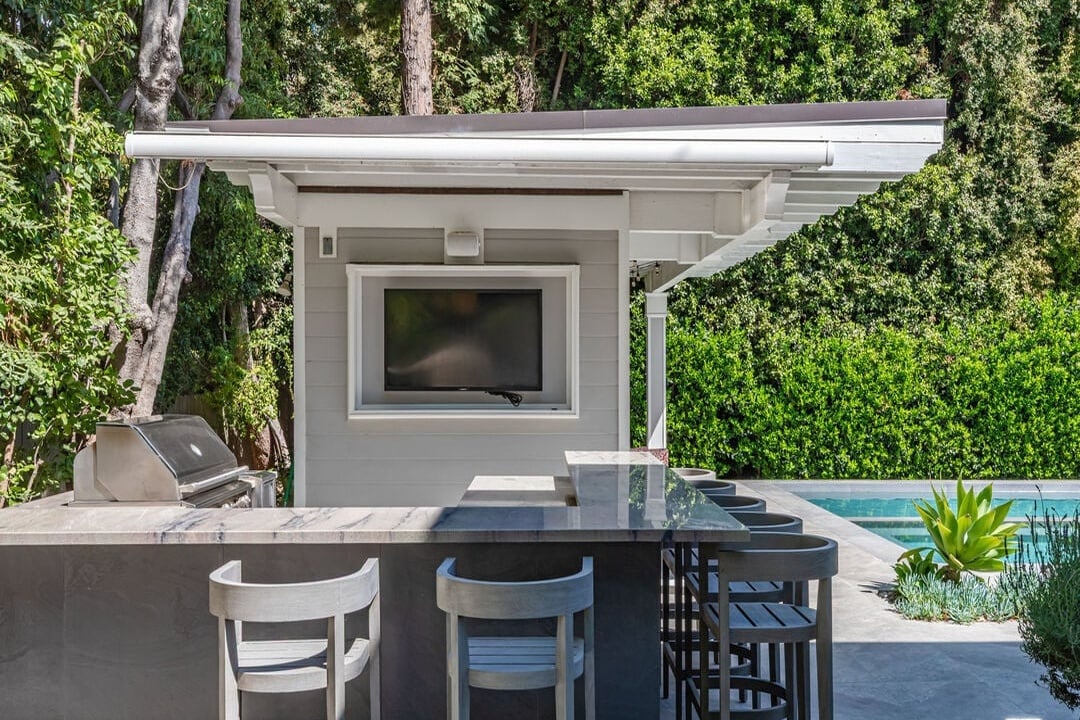 Monarch Reserve, N Norman Pl, 90049