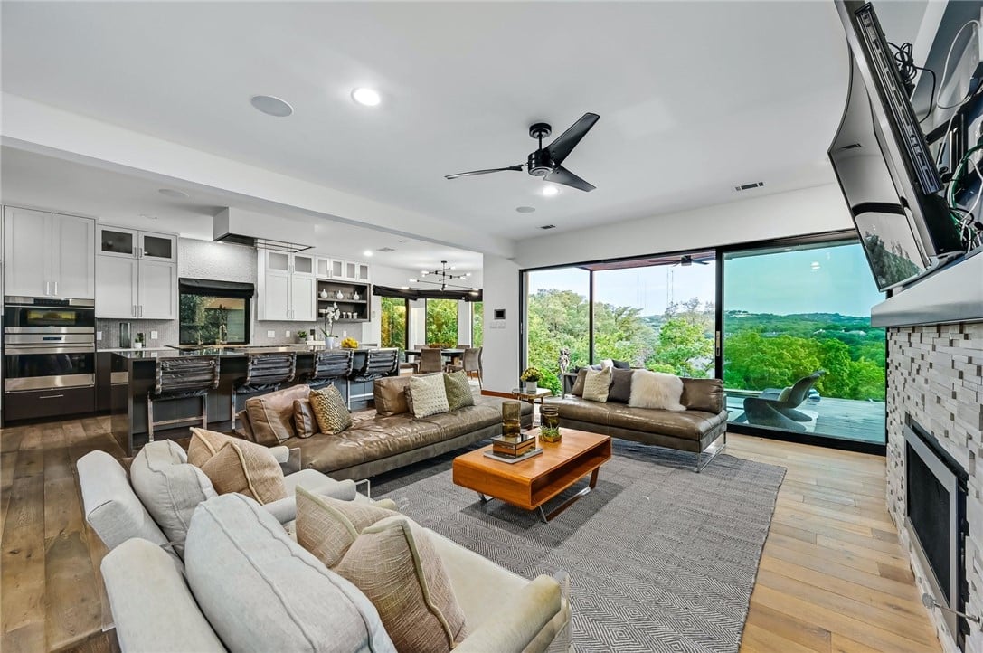 4809 Palisade Dr
