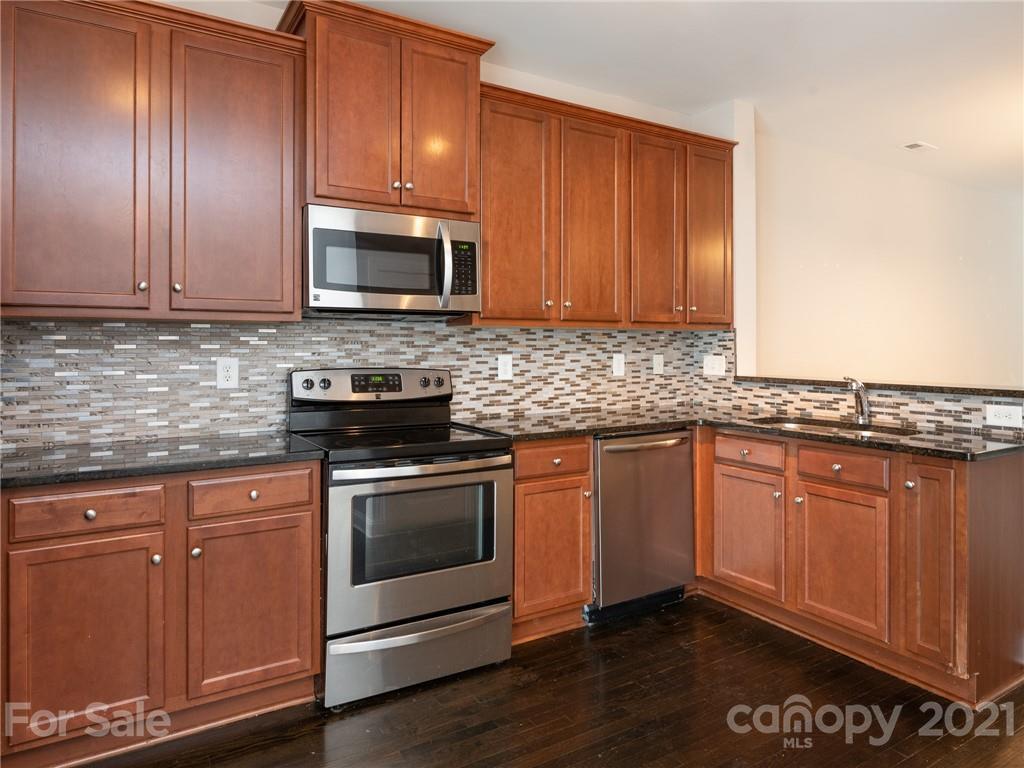 2421 Bonterra Blvd #405