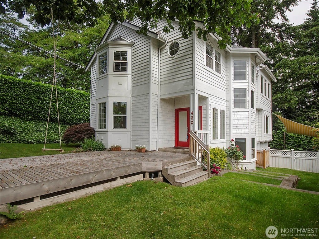 422 W Raye Street