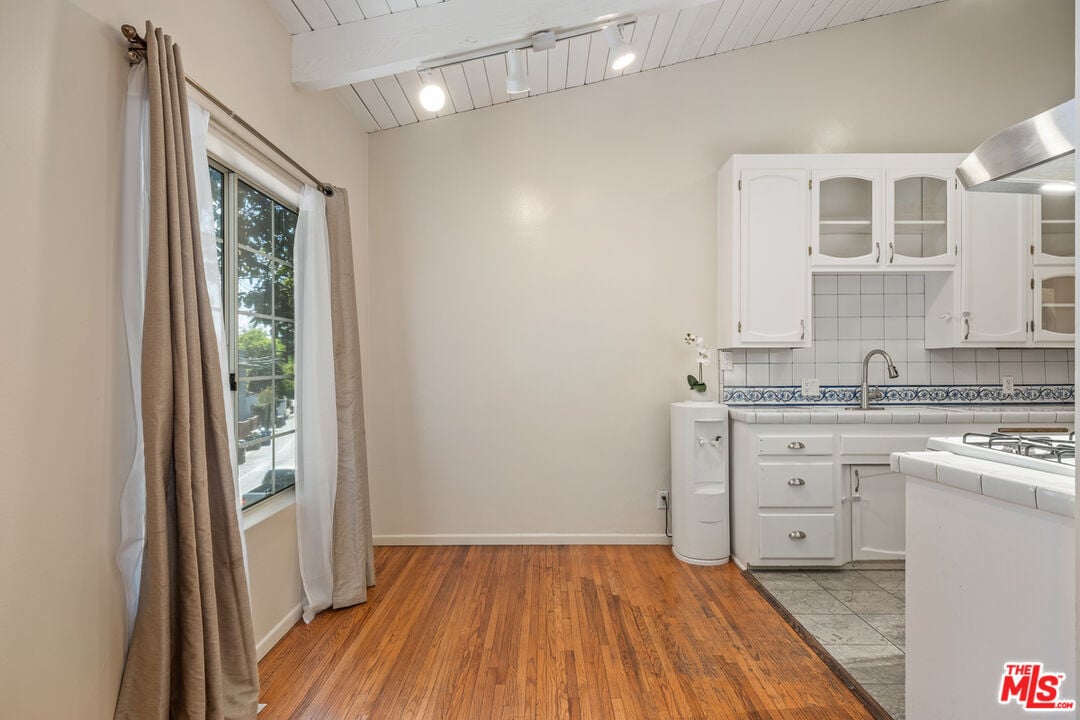1115 N Beverly Gln