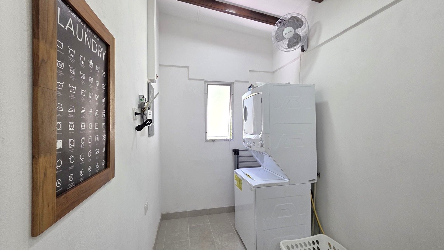 2 Bedroom Solar Home with Creek Frontage