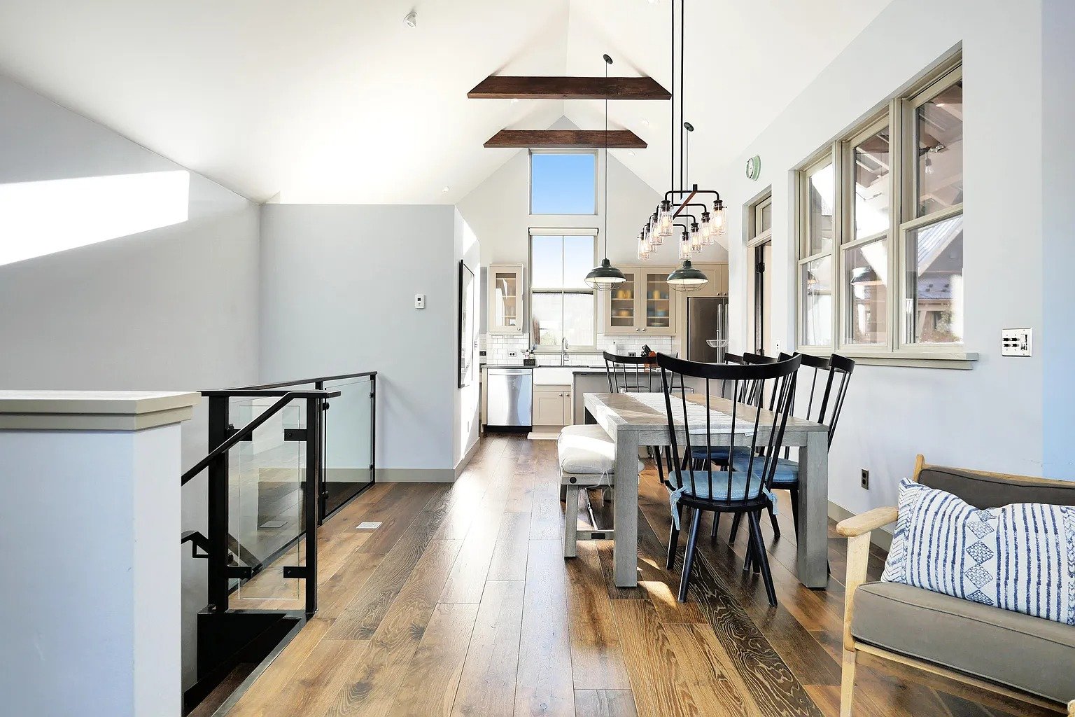 240 Mahoney Dr #2