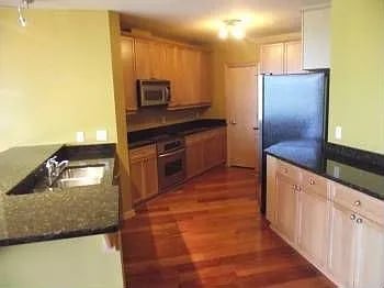 690 Rivershores Dr #403