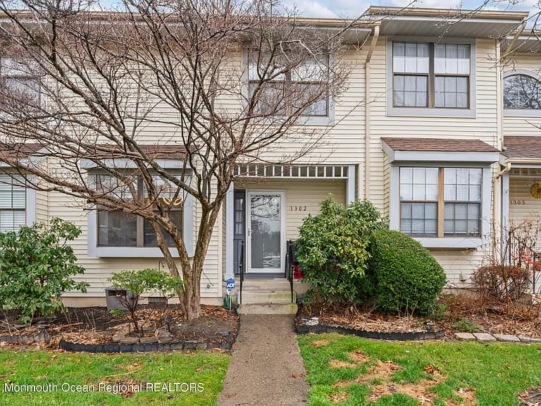 1302 Arlington Dr