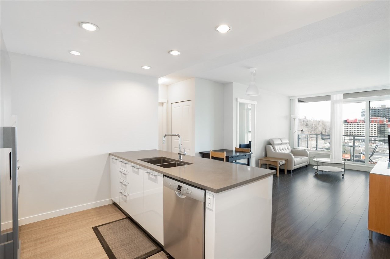 3281 E Kent Ave N, #901