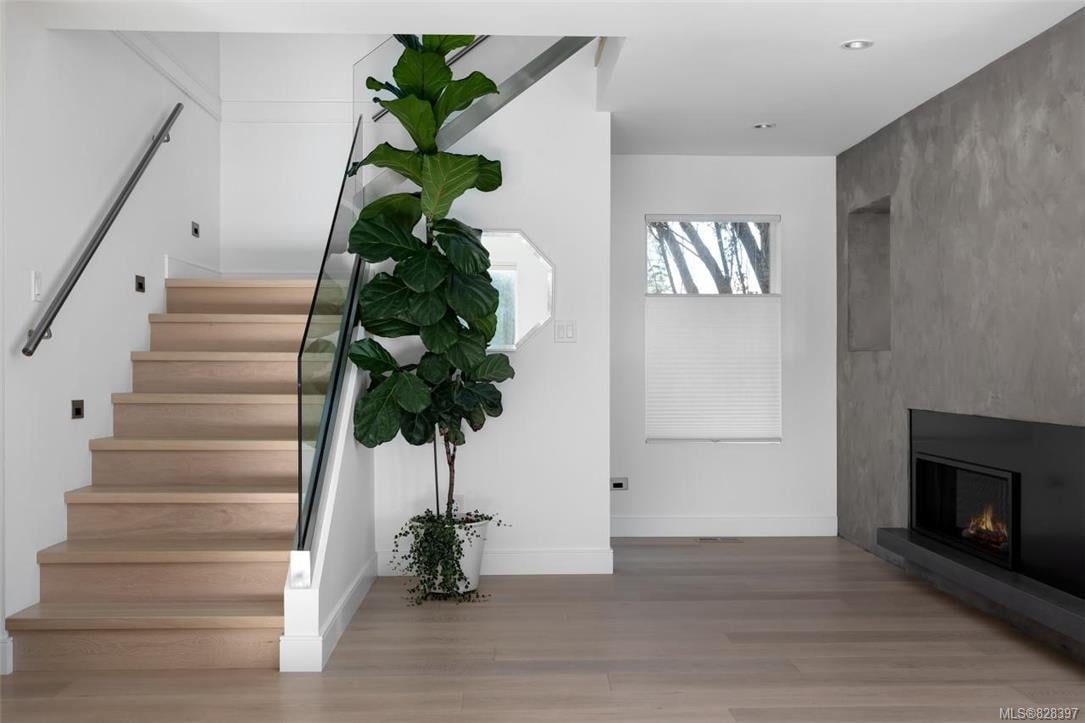 2378 Esplanade