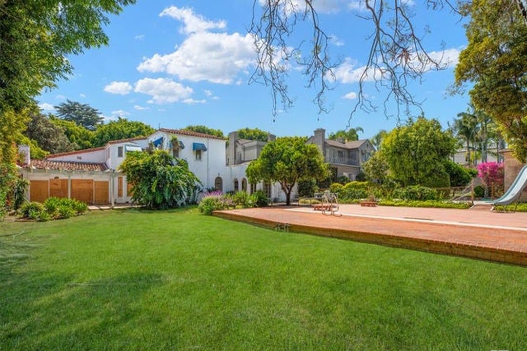 Aurora Estate