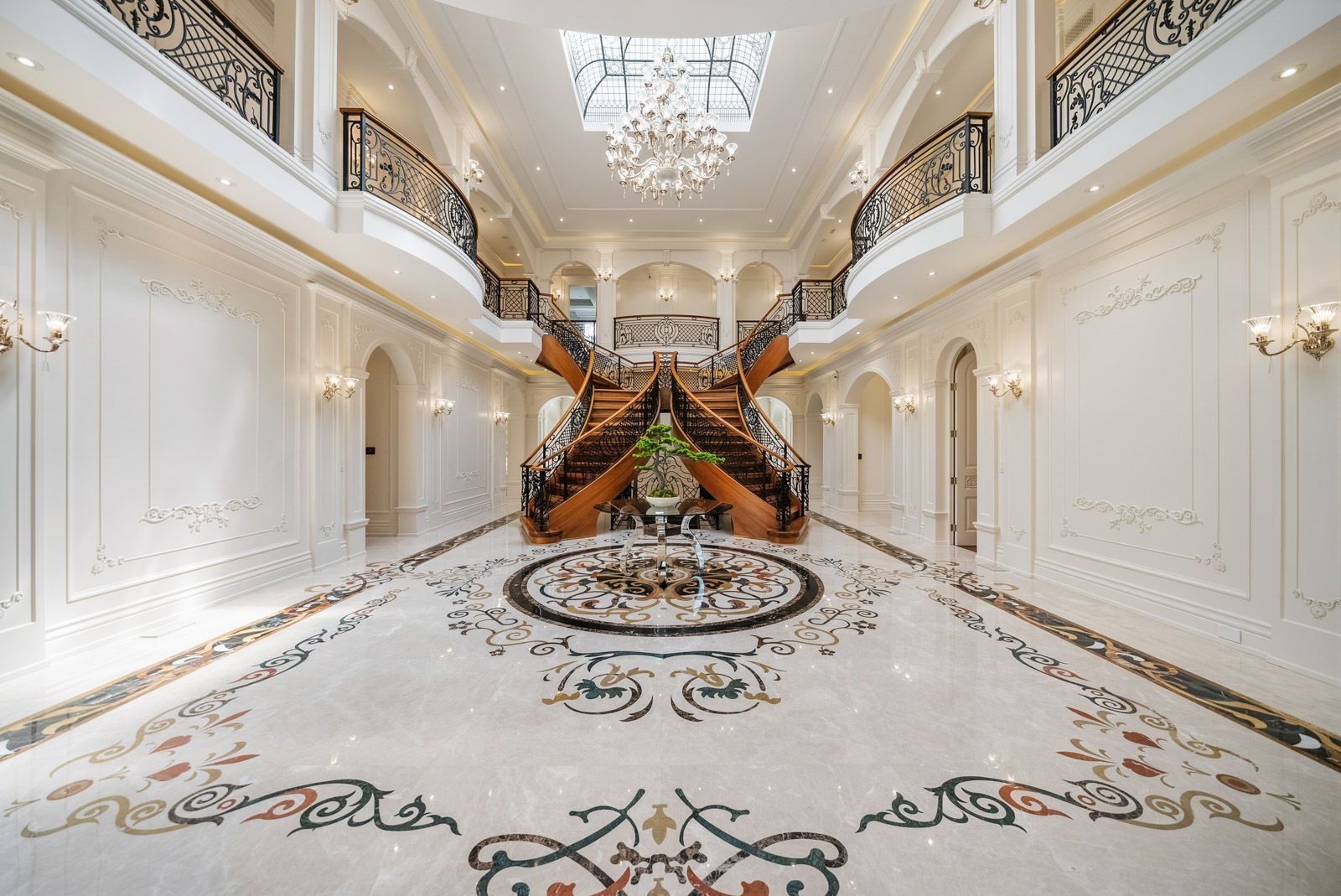 Grand Palatial Newly Completed
