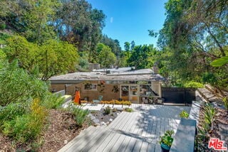 7979 Willow Glen Rd