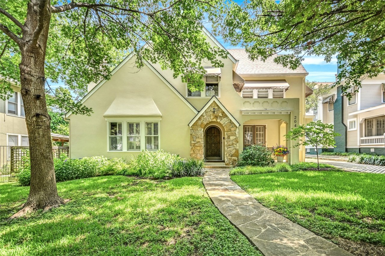 204 W 32nd St