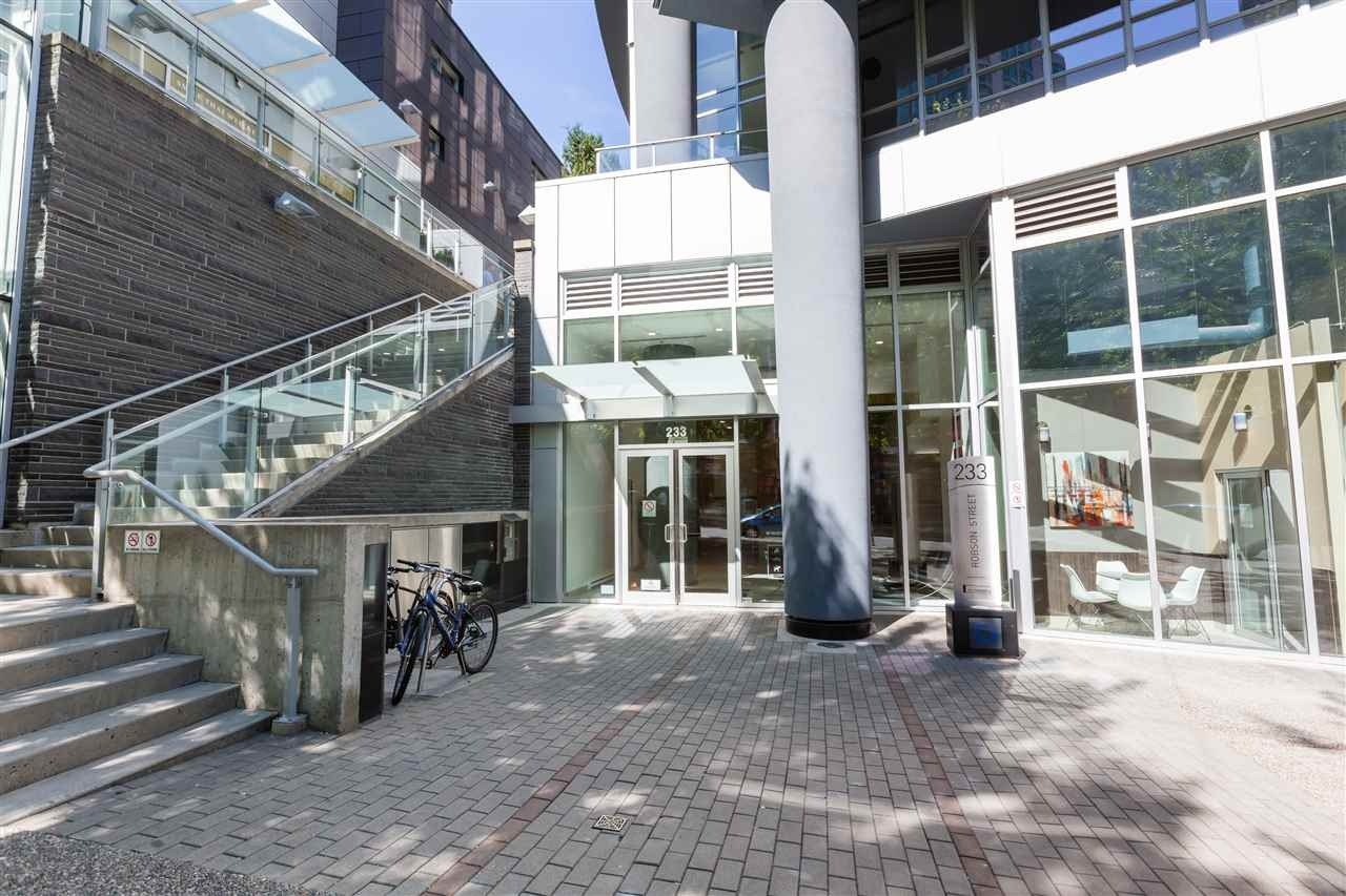 233 Robson St, #703