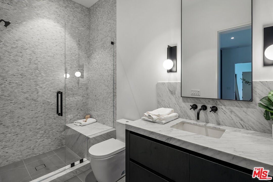 5376 Round Meadow Rd