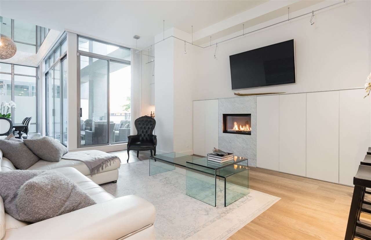1281 Alberni St