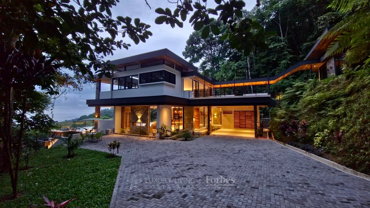 21094N - Luxury Ocean-View Villa in Costa Verde - The Jade Horizon