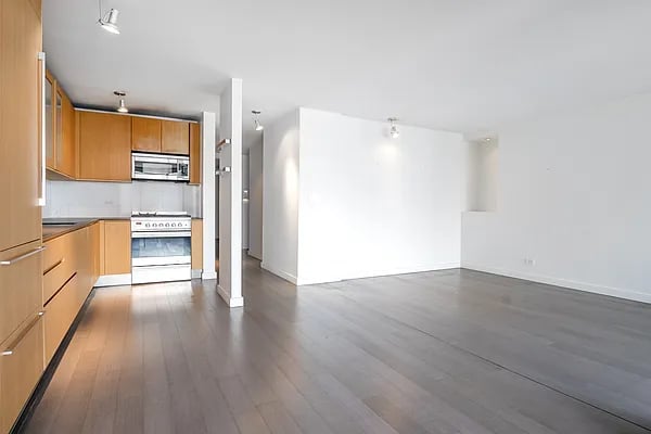 200 Rector Place Unit: 23ABC