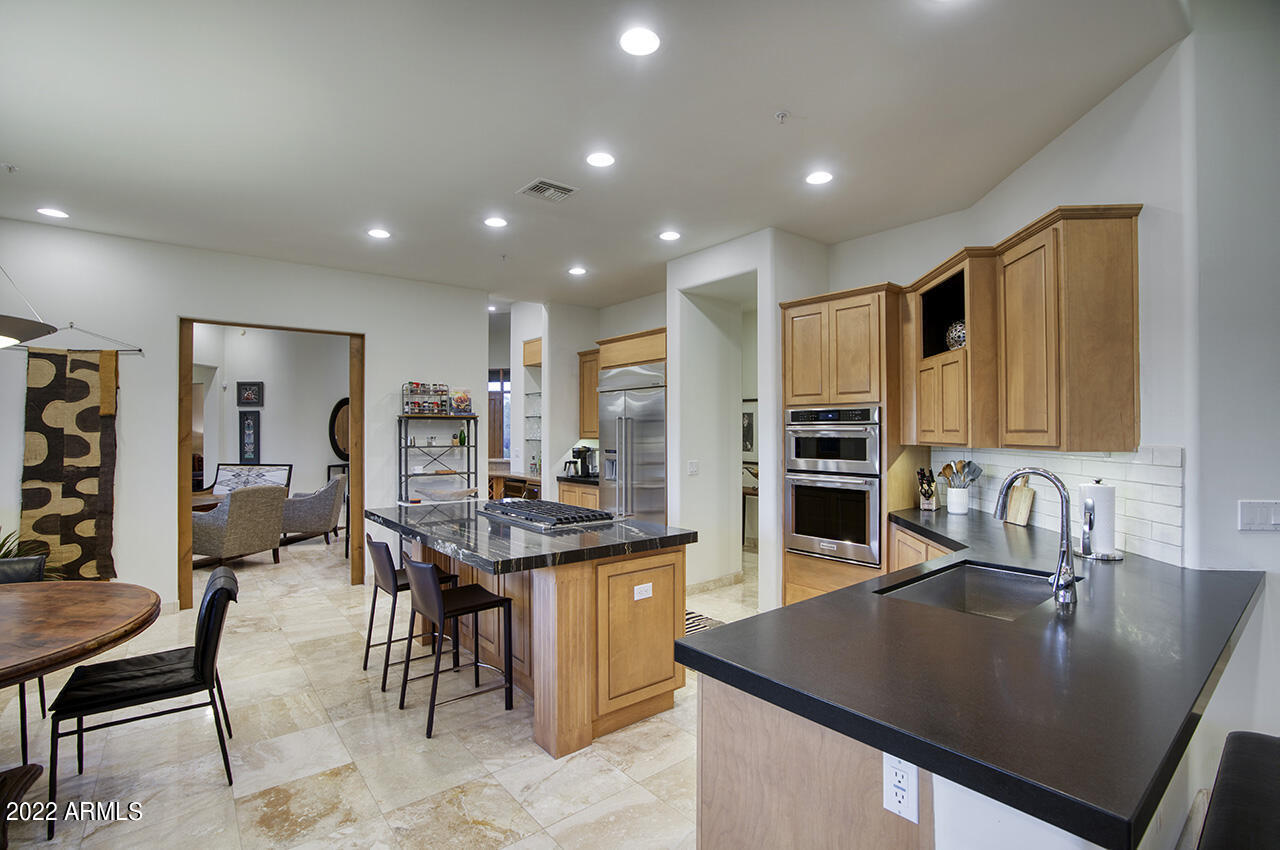 10685 E Cottontail Ln