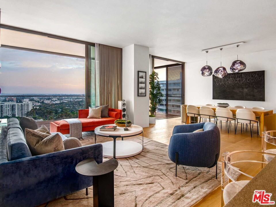 9040 W Sunset Blvd, #1103