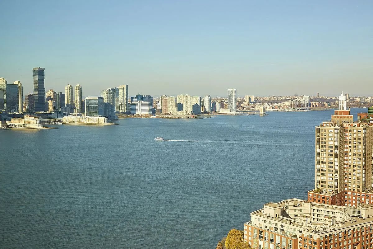 10 West St, #32C