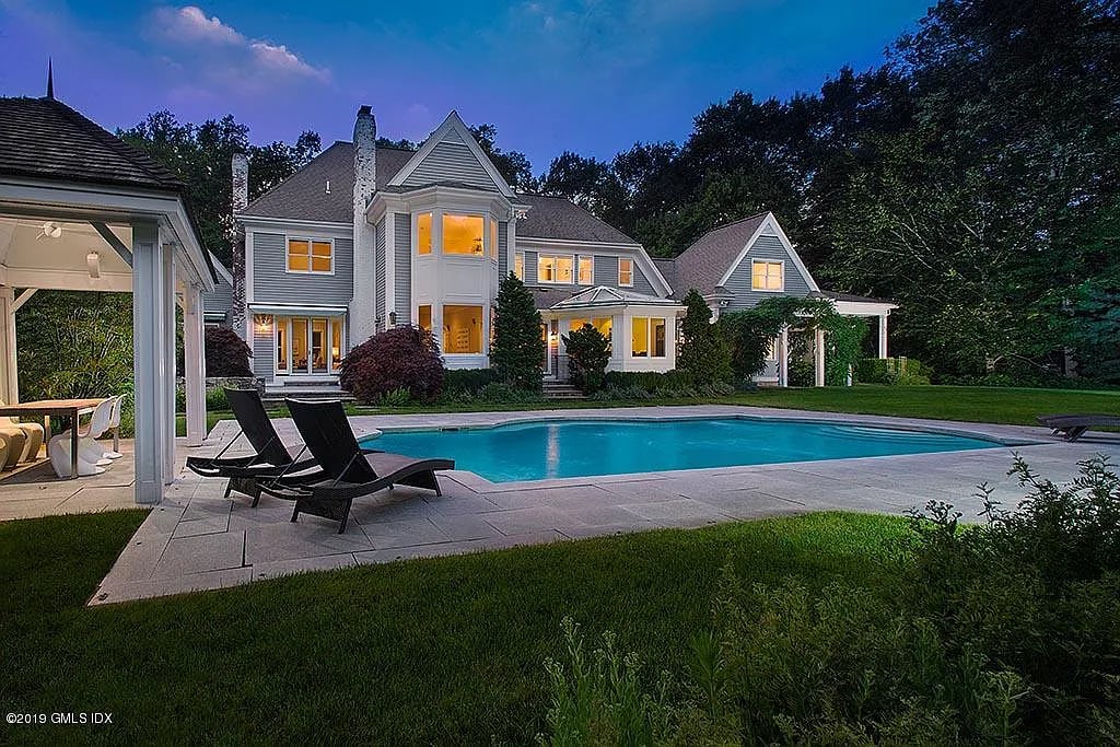 15 Mountain Laurel Dr