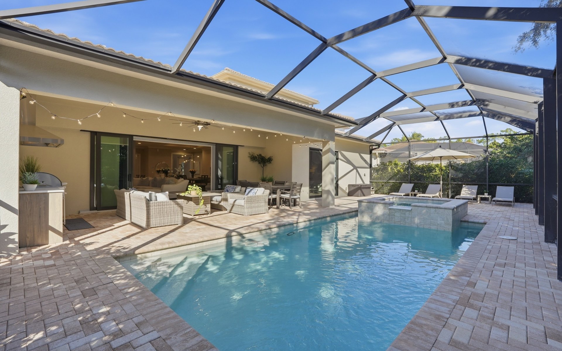 2867 Coco Lakes Dr