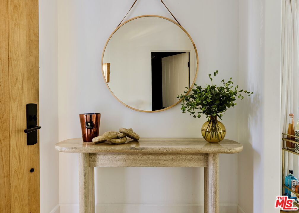 Solaris Pavilion, Westbourne Dr, 90048