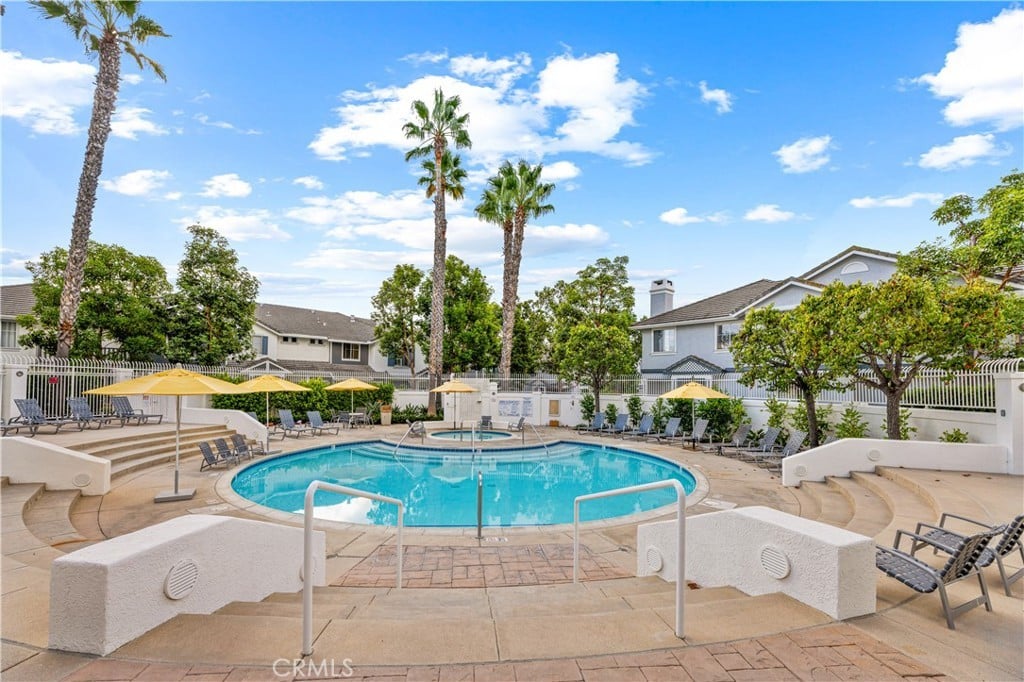 19 Breakers Ln