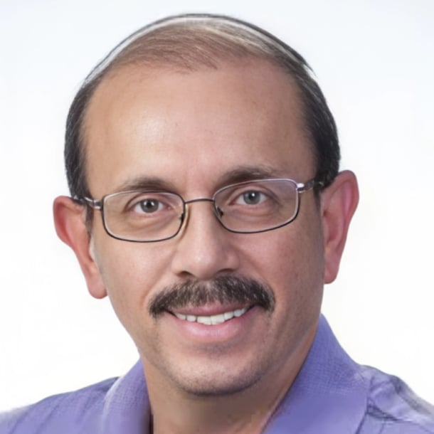 Milton Perez Morro Bay, CA Real Estate Agent Headshot