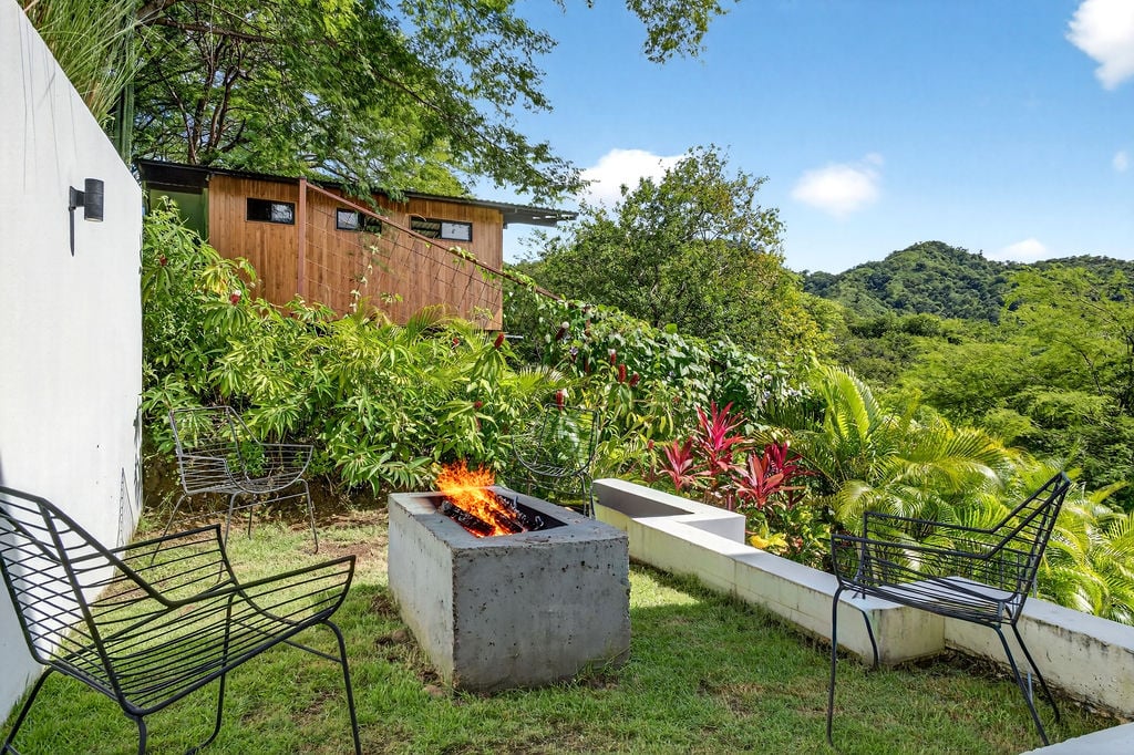 Casa Agave Azul | Contemporary 4-Bedroom Home with Detached Guest Casita in Playa Potrero
