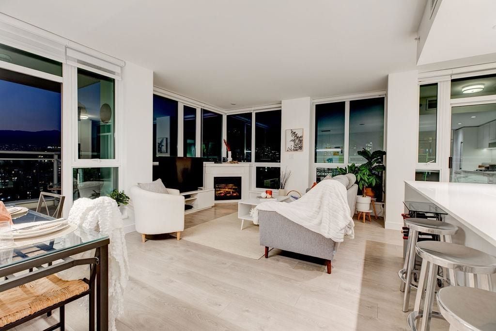 188 E Esplanade, #2205