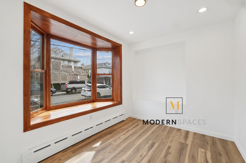 2722 E 26th Street, 1