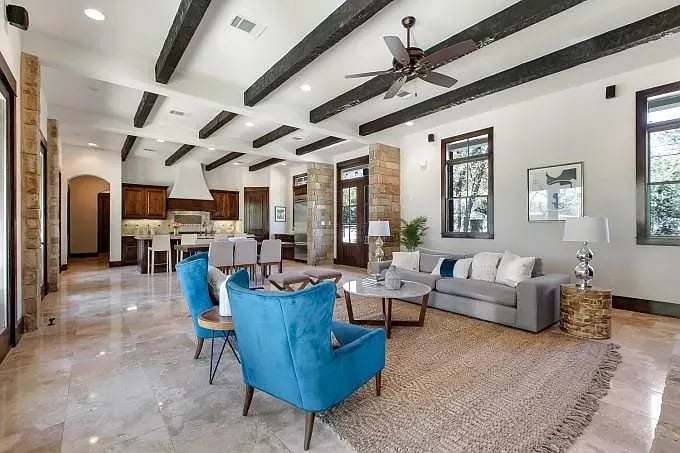 4711 Laguna