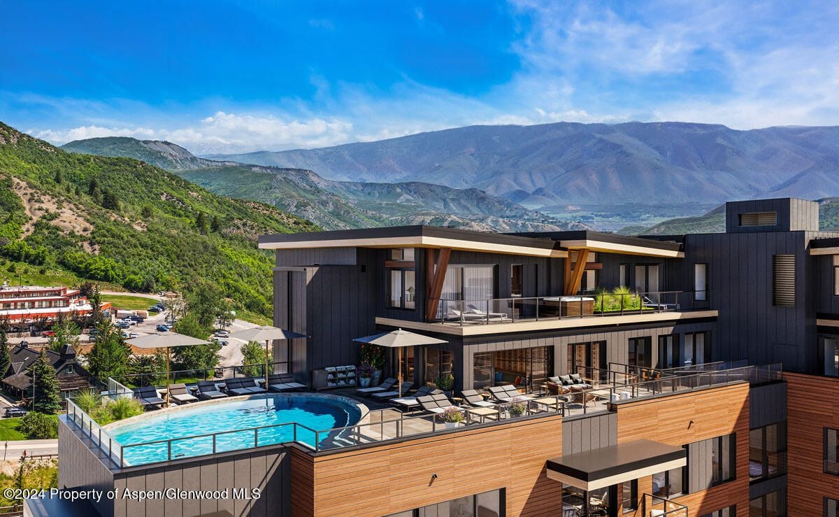 Stratos (Snowmass)