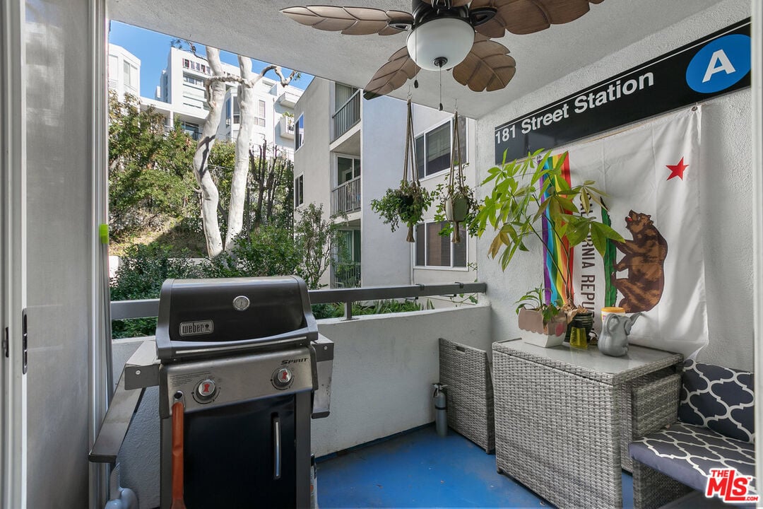 8535 W West Knoll Dr, #103